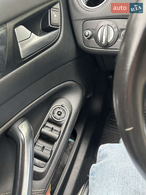 Седан Ford Mondeo 2011 в Киеве