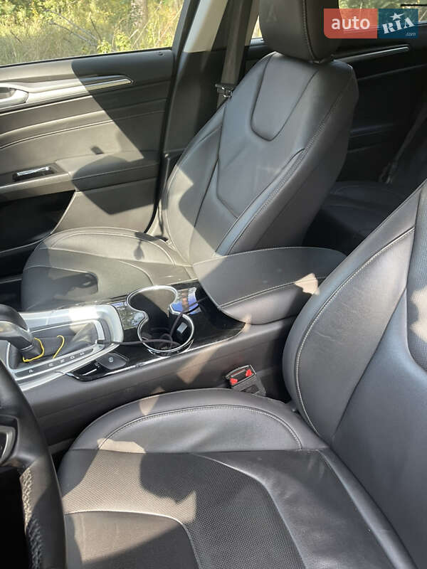 Седан Ford Mondeo 2015 в Киеве