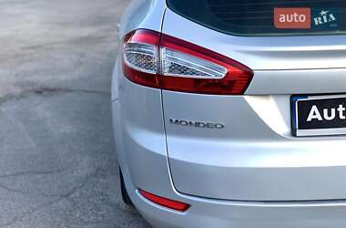 Универсал Ford Mondeo 2011 в 