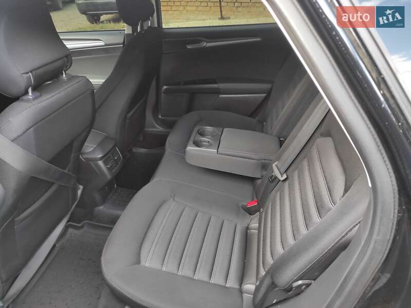 Седан Ford Mondeo 2015 в Лебедине