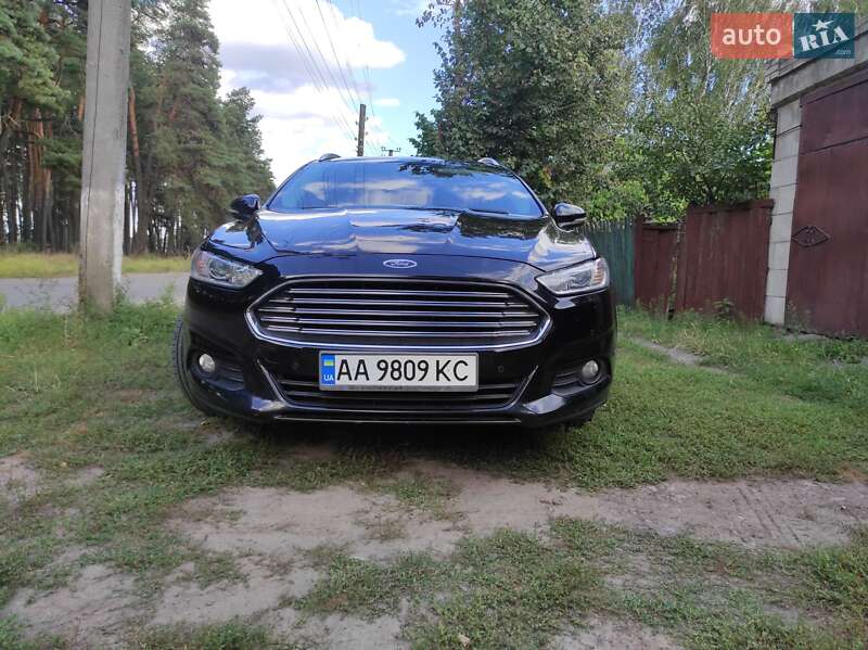 Седан Ford Mondeo 2015 в 
