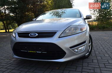 Седан Ford Mondeo 2013 в 