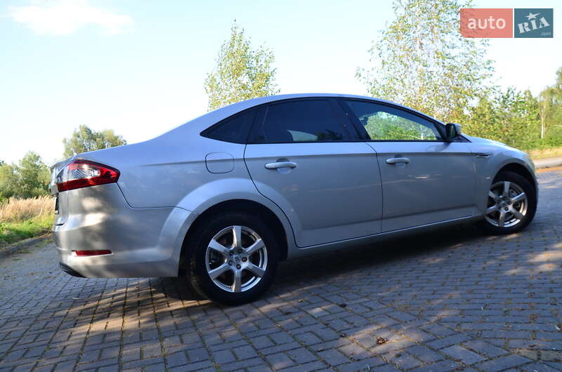 Седан Ford Mondeo 2013 в Дрогобыче