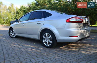Седан Ford Mondeo 2013 в 