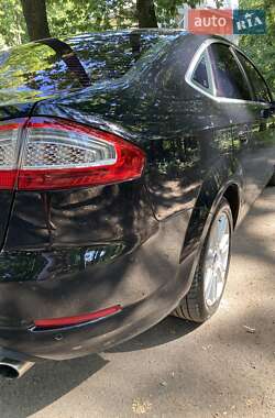 Седан Ford Mondeo 2011 в 