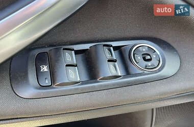 Седан Ford Mondeo 2012 в 