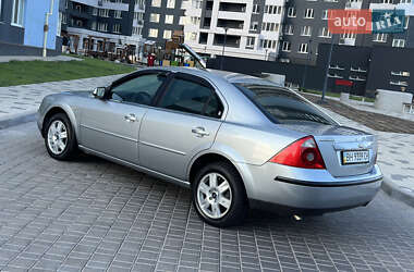 Седан Ford Mondeo 2005 в 