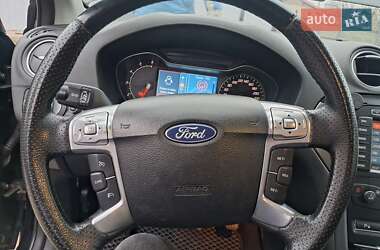 Лифтбек Ford Mondeo 2011 в 