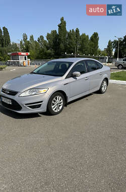 Седан Ford Mondeo 2010 в Каменке