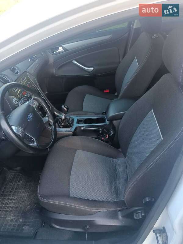 Седан Ford Mondeo 2012 в Трускавце