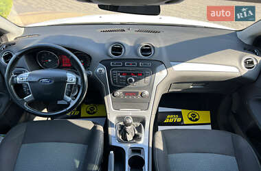 Седан Ford Mondeo 2012 в 