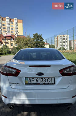 Седан Ford Mondeo 2012 в 