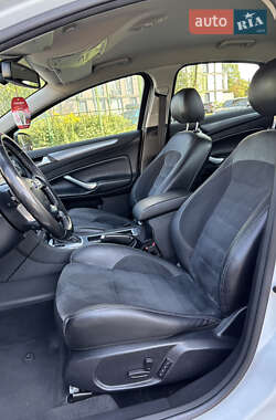 Седан Ford Mondeo 2012 в 