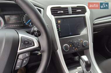 Седан Ford Mondeo 2016 в 