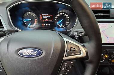 Седан Ford Mondeo 2016 в 