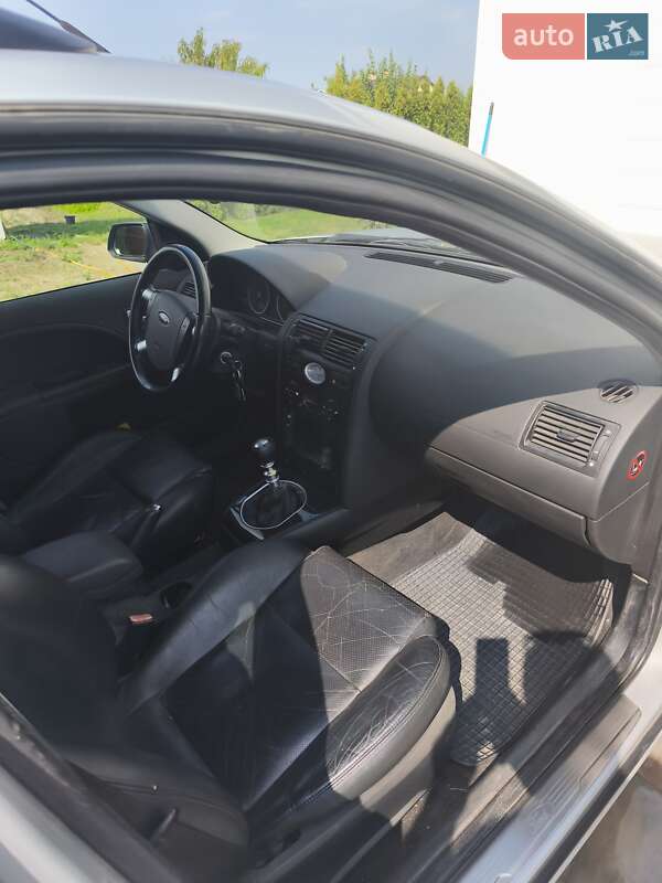 Универсал Ford Mondeo 2001 в Берёзовке