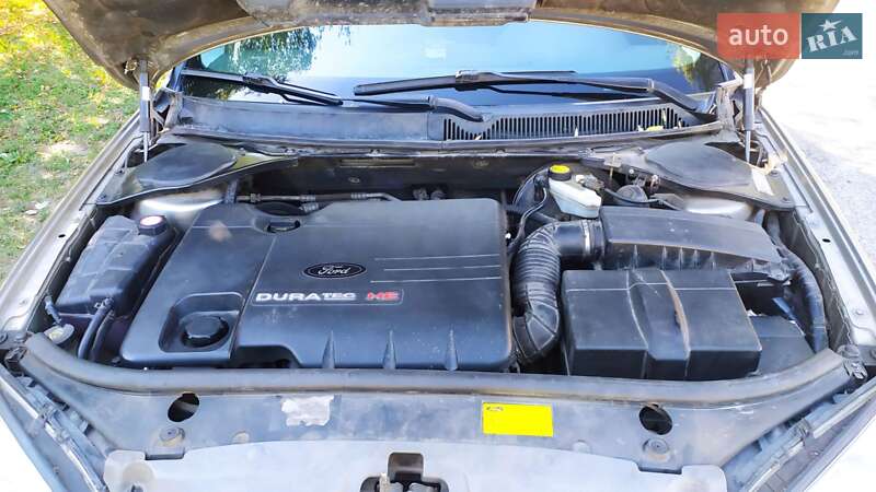 Седан Ford Mondeo 2002 в Чугуеве