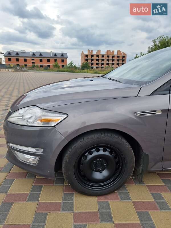 Лифтбек Ford Mondeo 2013 в Гайсине