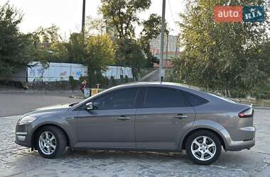 Лифтбек Ford Mondeo 2013 в 