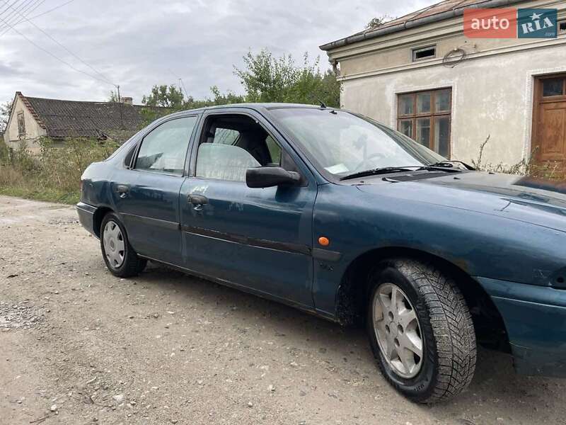 Лифтбек Ford Mondeo 1993 в 