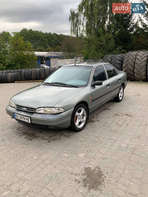 Седан Ford Mondeo 1993 в Хмельницком