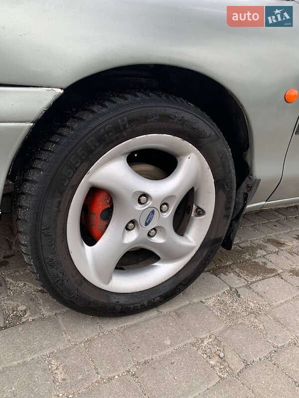 Седан Ford Mondeo 1993 в Хмельницком