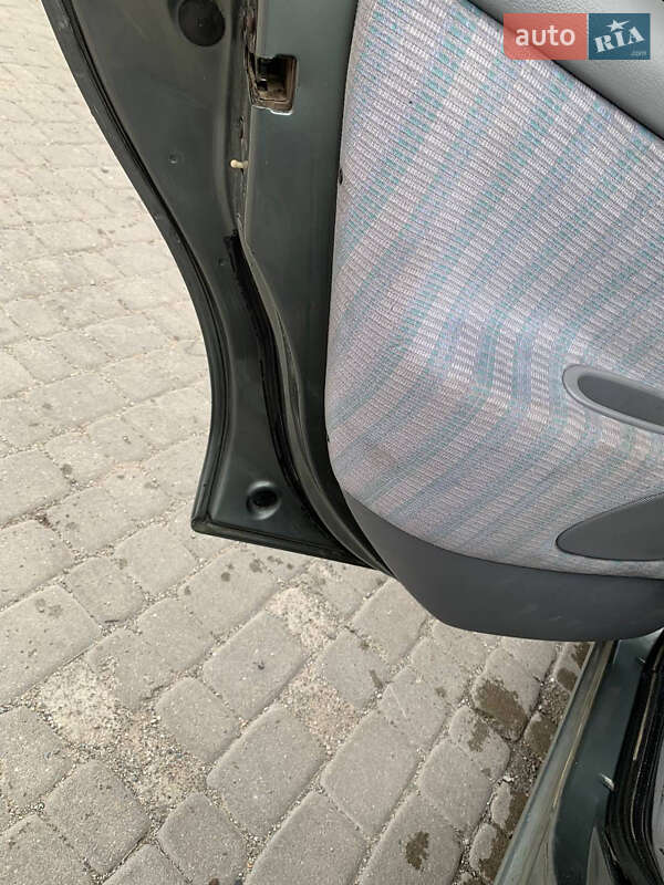 Седан Ford Mondeo 1993 в Хмельницком