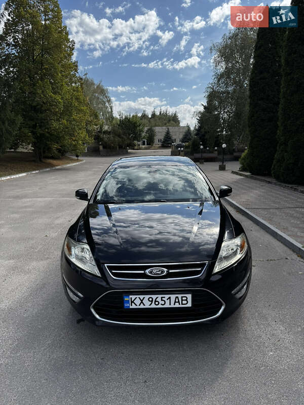Седан Ford Mondeo 2012 в Краснограде