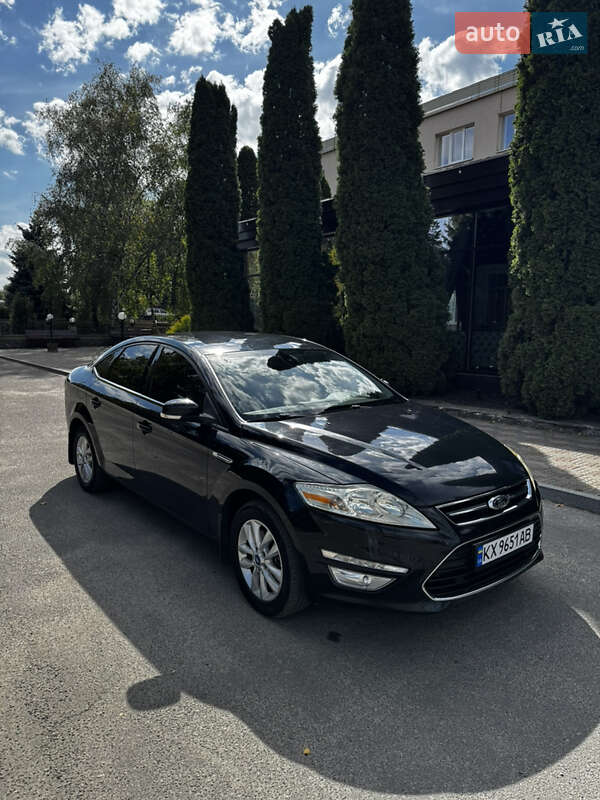Седан Ford Mondeo 2012 в Краснограде