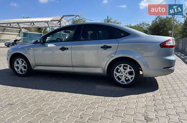 Седан Ford Mondeo 2012 в 