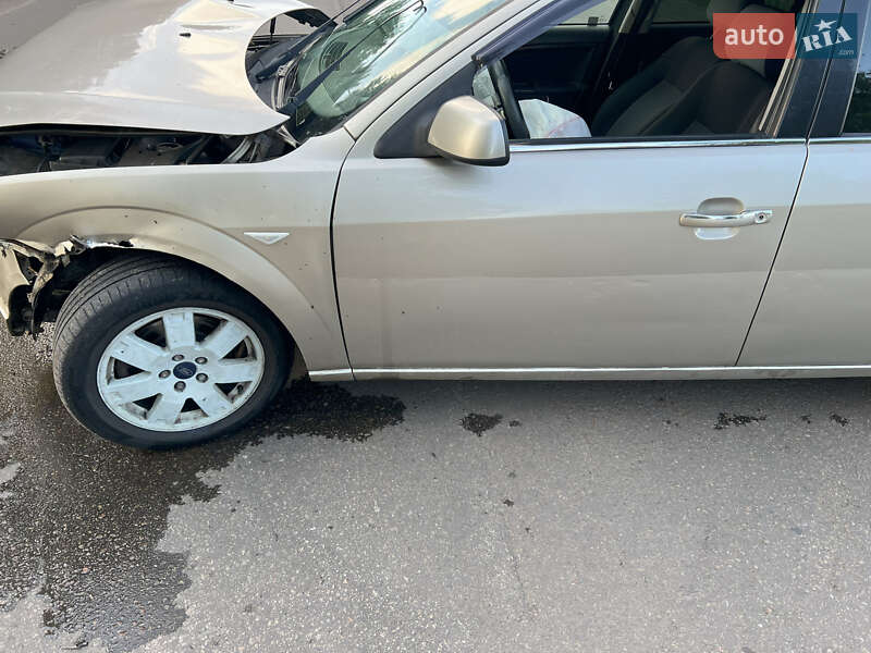 Седан Ford Mondeo 2005 в Конотопе