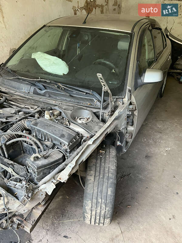 Седан Ford Mondeo 2005 в Конотопе