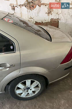 Седан Ford Mondeo 2005 в 