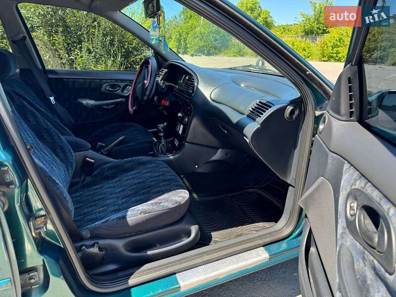 Седан Ford Mondeo 1996 в Хмельницком