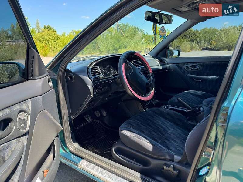 Седан Ford Mondeo 1996 в Хмельницком