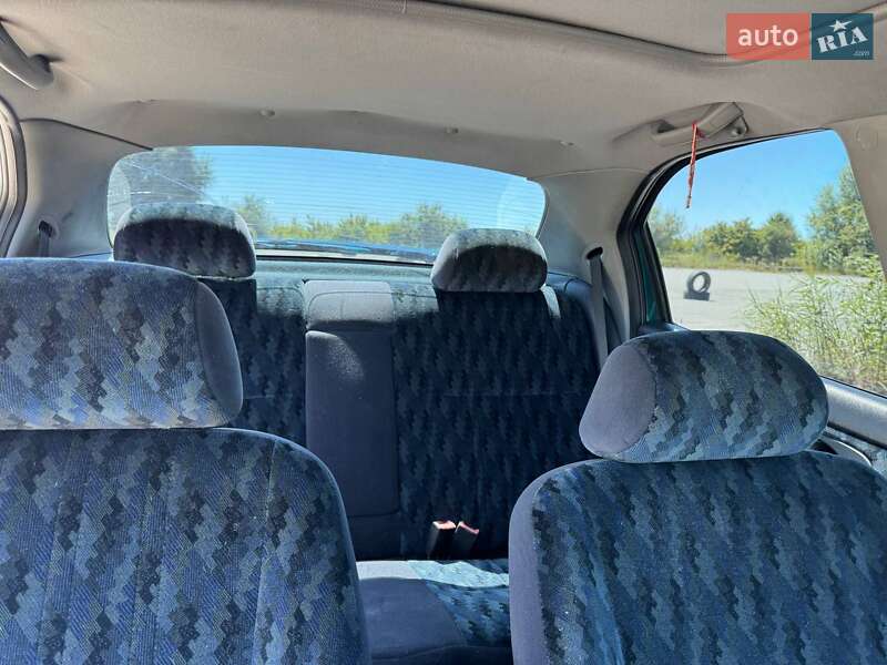 Седан Ford Mondeo 1996 в Хмельницком