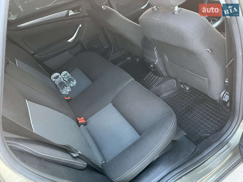 Универсал Ford Mondeo 2012 в Ивано-Франковске