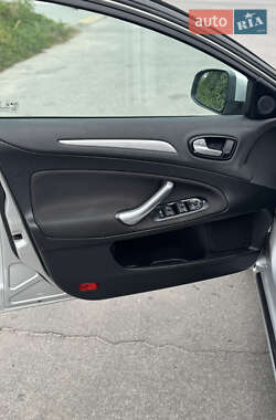 Лифтбек Ford Mondeo 2009 в 