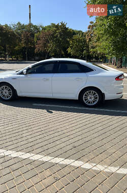 Седан Ford Mondeo 2011 в 