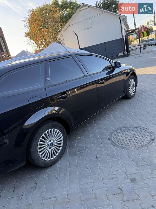 Універсал Ford Mondeo 2010 в Чернівцях