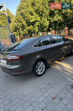 Седан Ford Mondeo 2012 в 