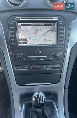 Седан Ford Mondeo 2012 в 
