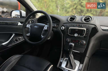 Седан Ford Mondeo 2012 в 