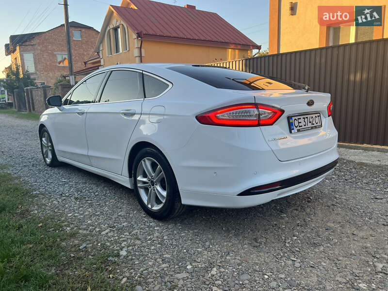 Седан Ford Mondeo 2015 в Черновцах