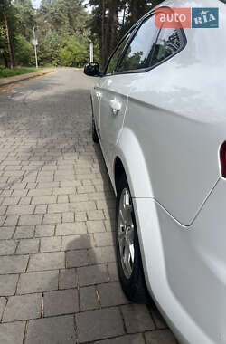 Лифтбек Ford Mondeo 2013 в 