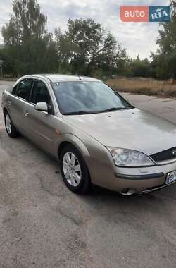 Лифтбек Ford Mondeo 2001 в 