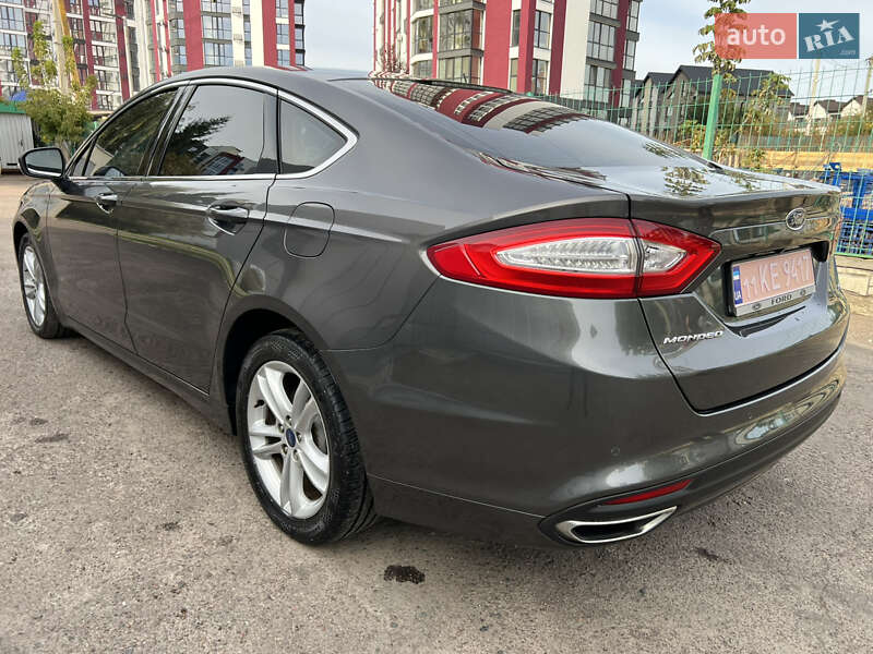 Седан Ford Mondeo 2016 в Луцке