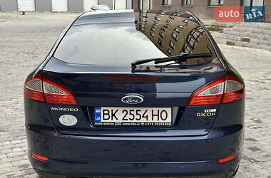Лифтбек Ford Mondeo 2008 в 
