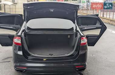 Седан Ford Mondeo 2015 в 