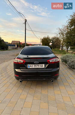 Седан Ford Mondeo 2011 в 